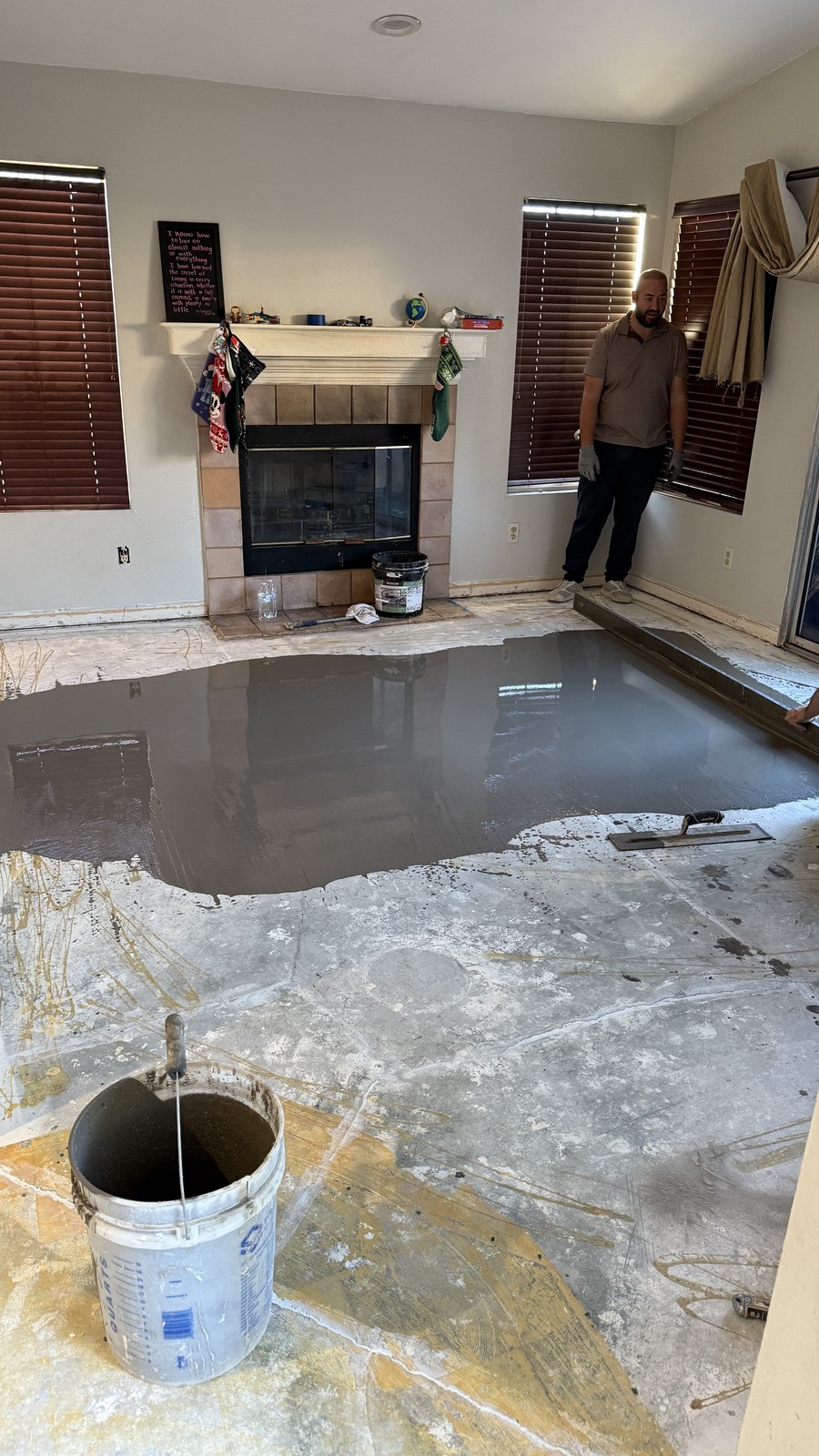 Pouring self-leveling underlayment